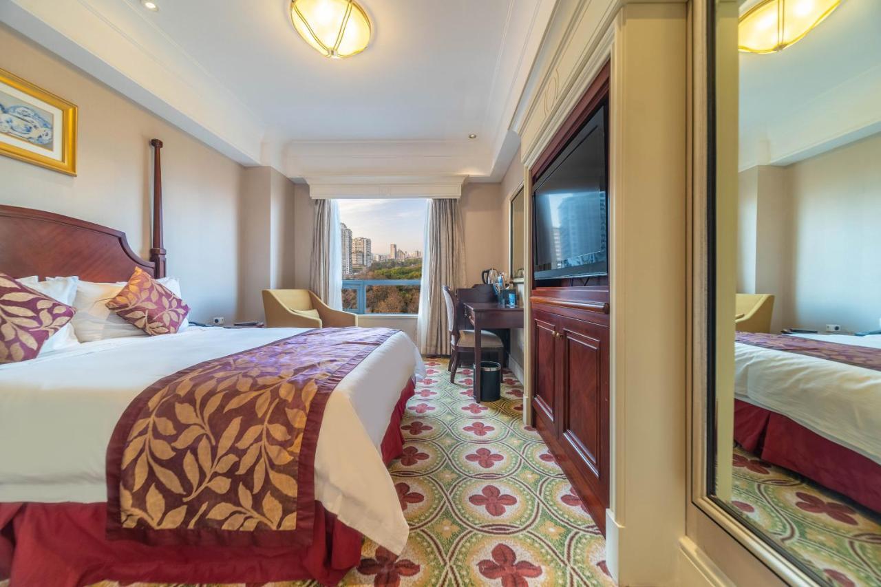 Ramada Yichang Hotel Extérieur photo