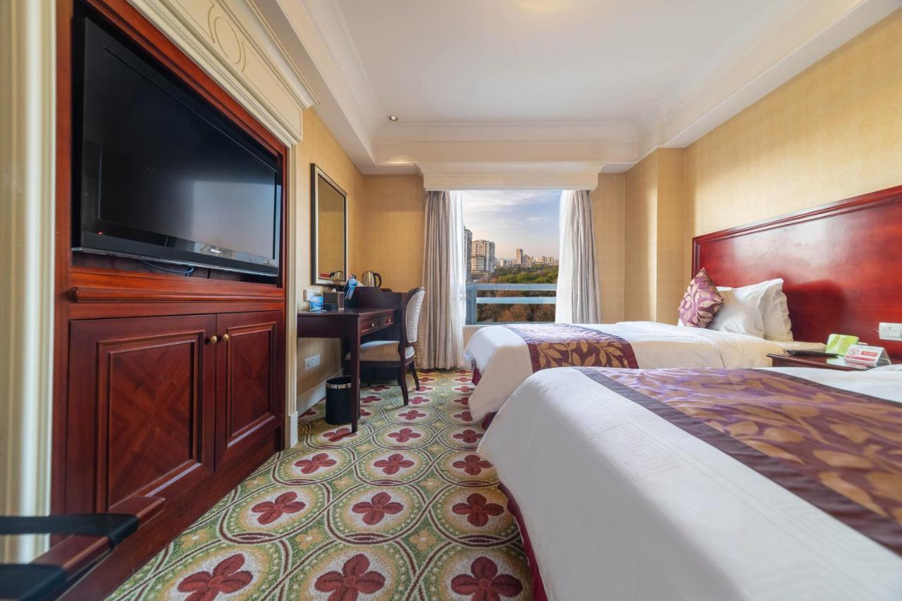 Ramada Yichang Hotel Extérieur photo