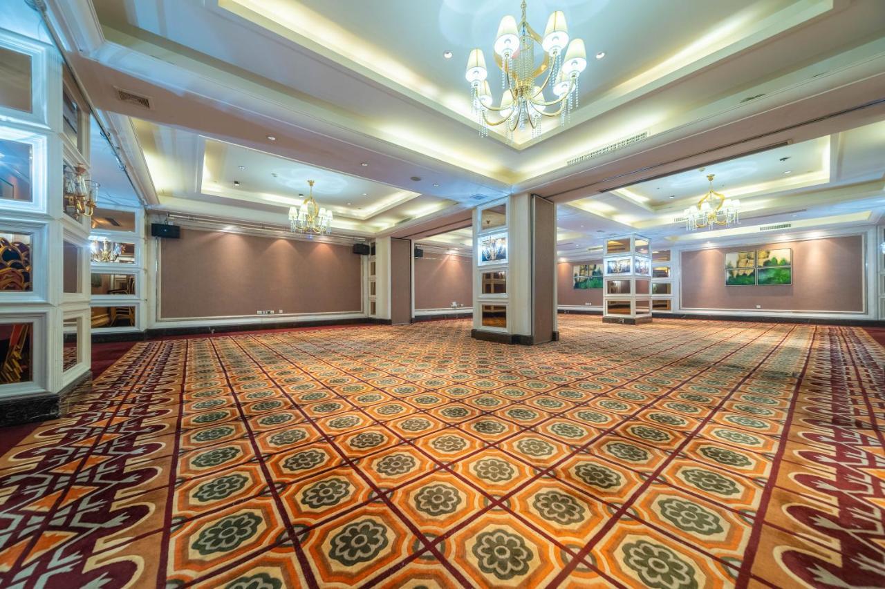 Ramada Yichang Hotel Extérieur photo
