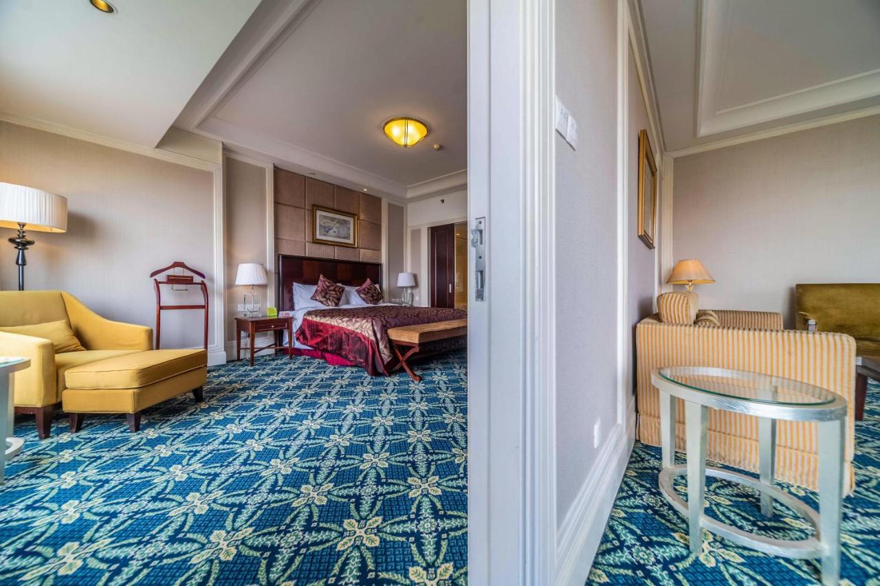 Ramada Yichang Hotel Extérieur photo