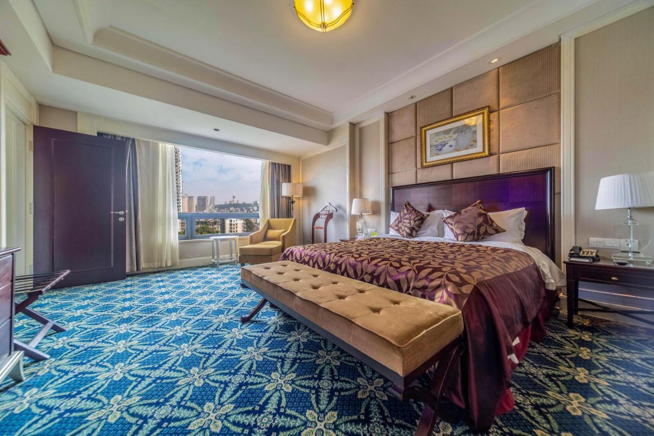 Ramada Yichang Hotel Extérieur photo
