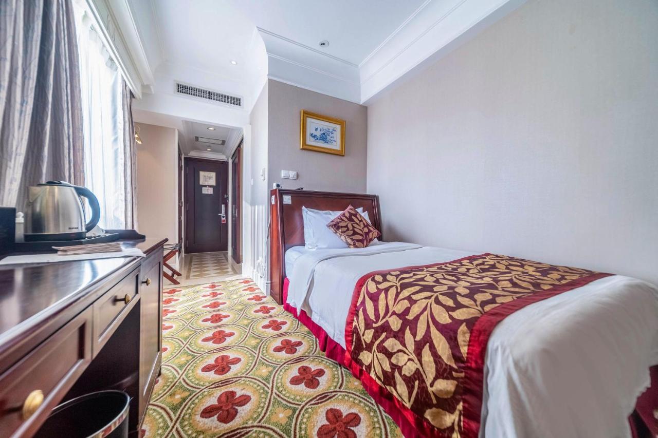 Ramada Yichang Hotel Extérieur photo
