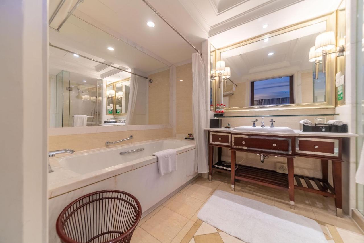 Ramada Yichang Hotel Extérieur photo