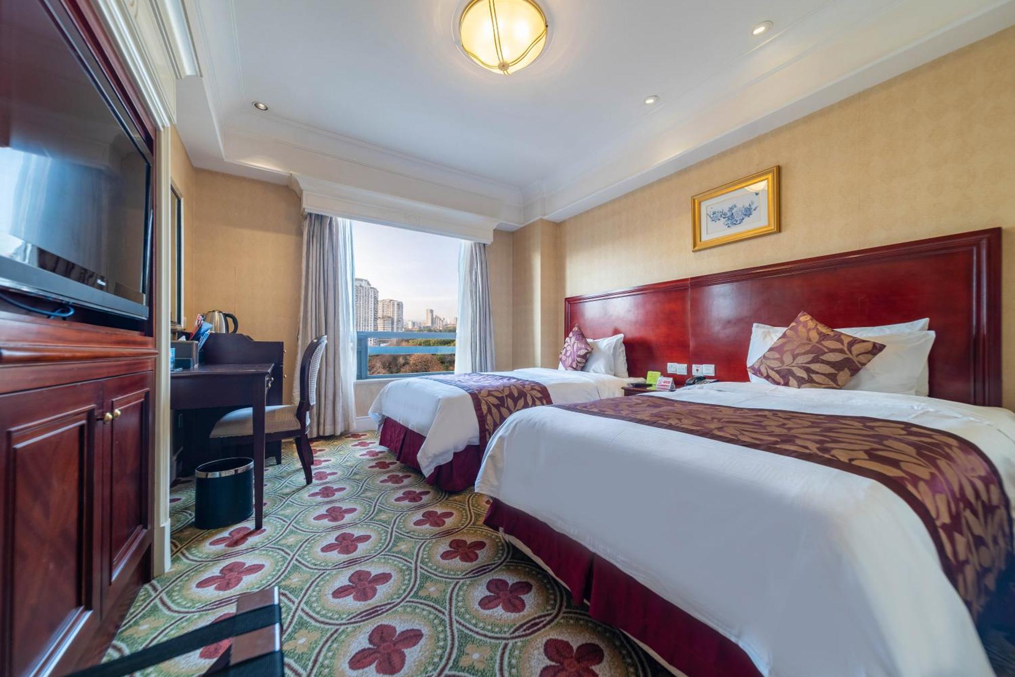 Ramada Yichang Hotel Extérieur photo