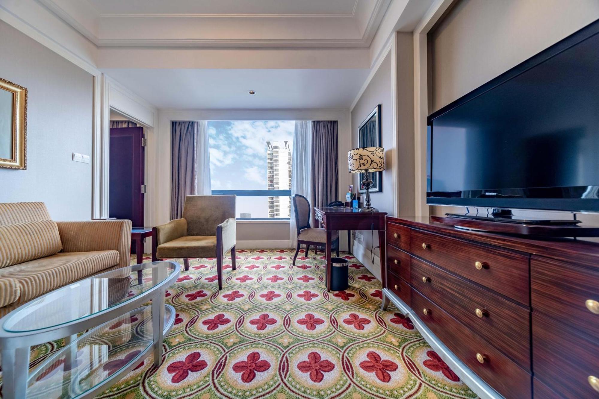 Ramada Yichang Hotel Extérieur photo