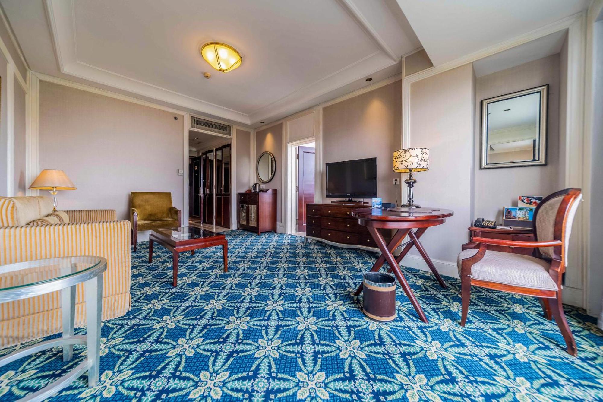 Ramada Yichang Hotel Extérieur photo